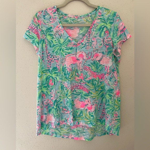 Lilly Pulitzer Tops - Lilly Pulitzer Women’s Small Etta V-Neck Short Sleeve Seasalt Blue On Parade Top